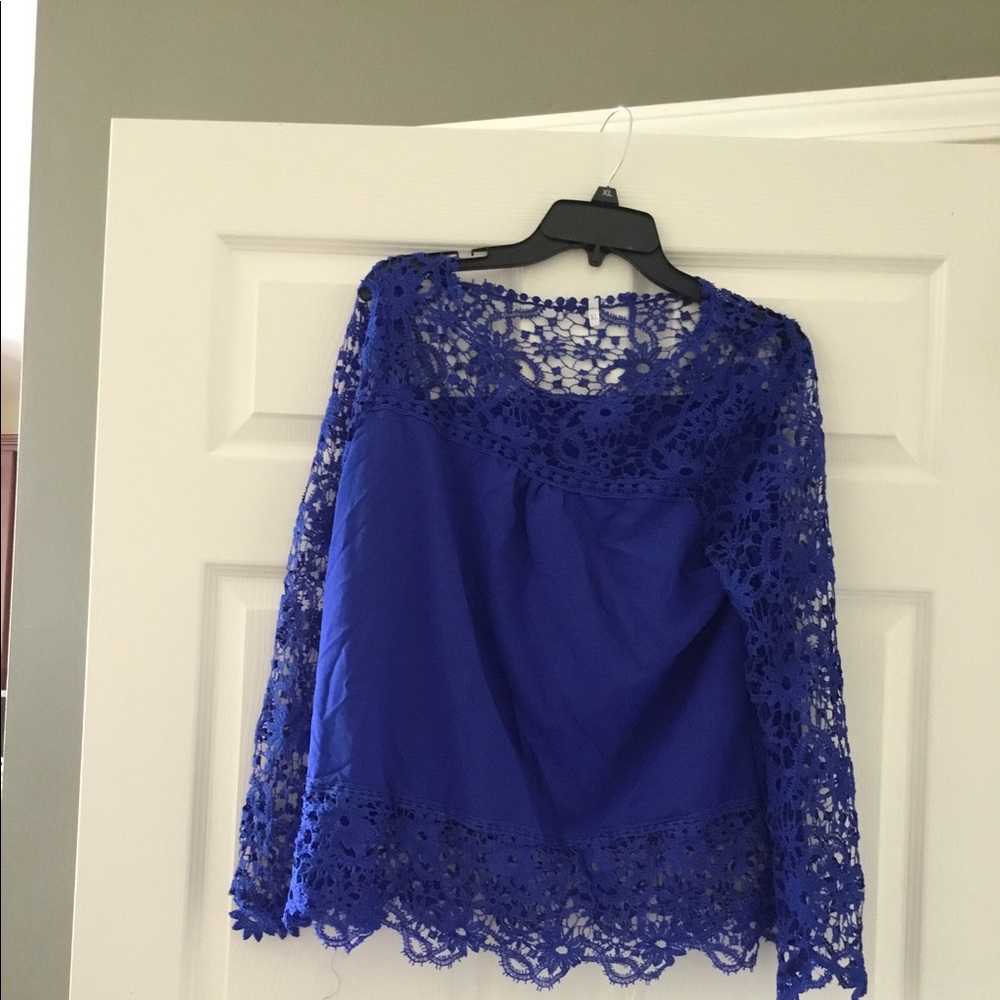 Blue Long sleeve top